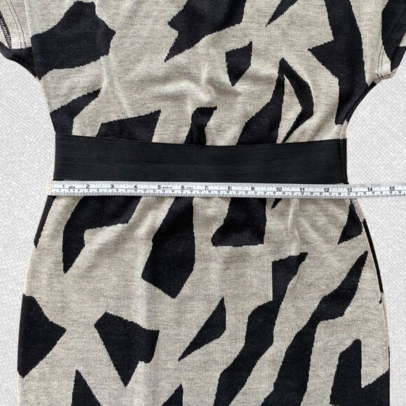 Forever 21 Gray Black Geometric Mini Dress Round Neck Elasticated Waist Size S - Picture 4 of 8
